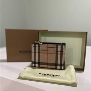 Burberry Vintage Check Cardholder